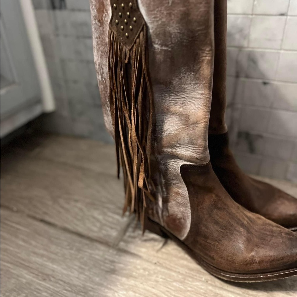 Corral! Size 9 - basically brand new. These are GORGEOUS!